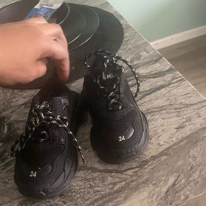 Balenciaga wore 1 time toddler 8